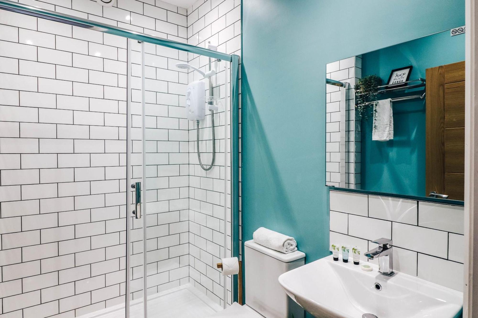 Principality View Apartment One, By Solace Stays Cardiff Buitenkant foto
